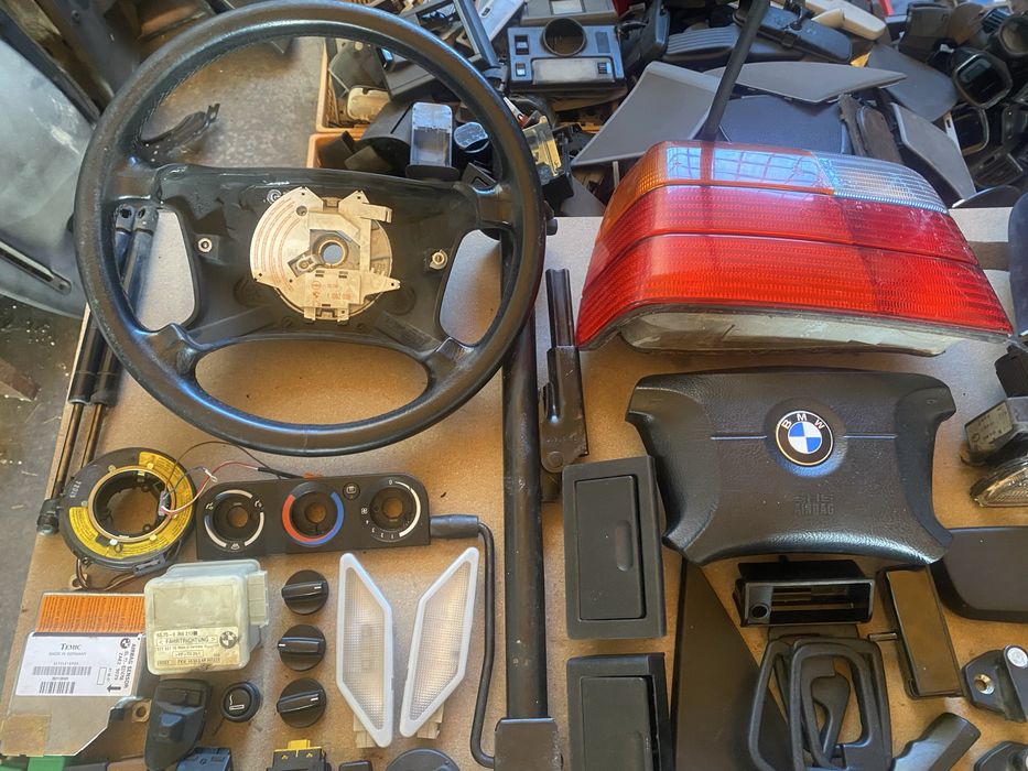 Peças BMW E36 318i, volante, quadrante, farolins, Airbag etc…|USADO