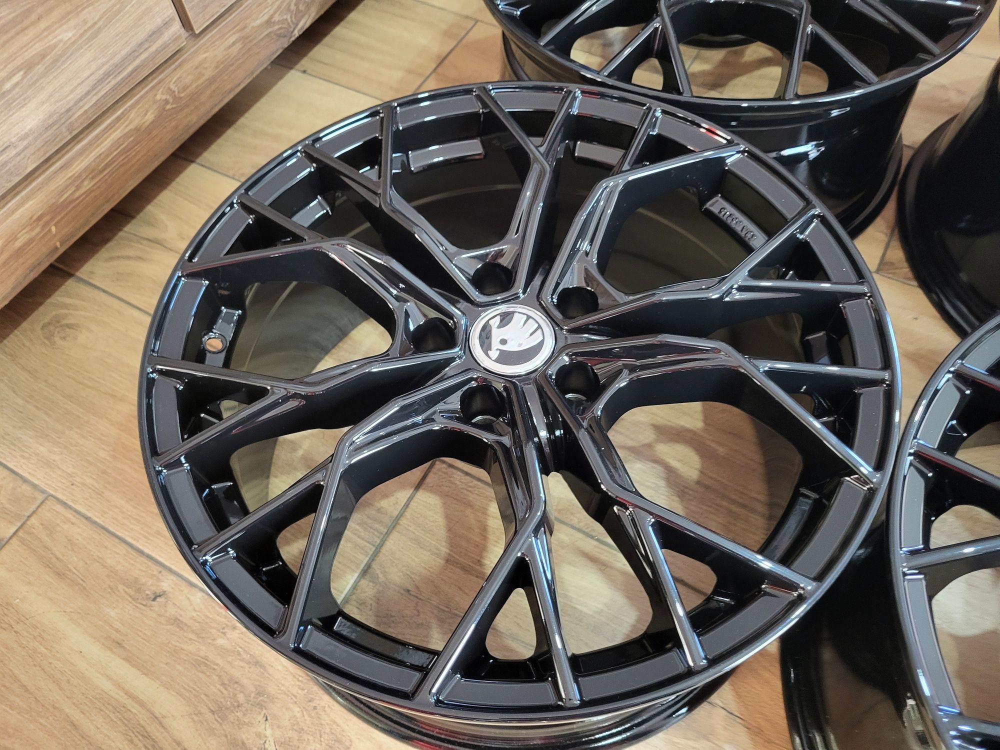 Alufelgi 18" 5x112 ET40 SKODA Octacvia III IV RS SUPERB III Kodiaq !