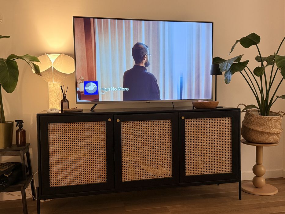 Komoda czarna rattanowa z plecionką westwing Vienna