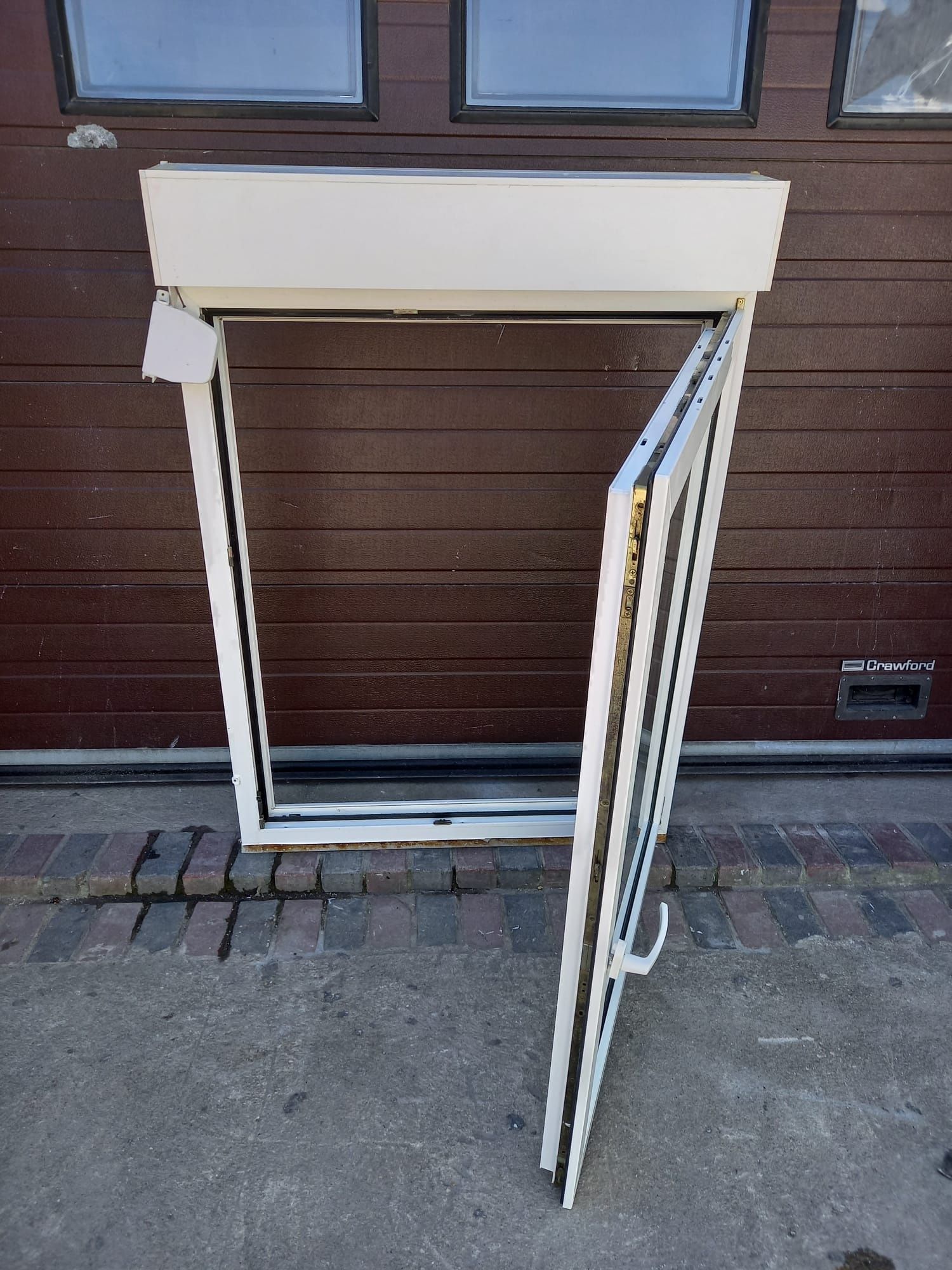 Okno pcv z roletą zewnętrzną 105x146 białe okna DOWÓZ CAŁY KRAJ