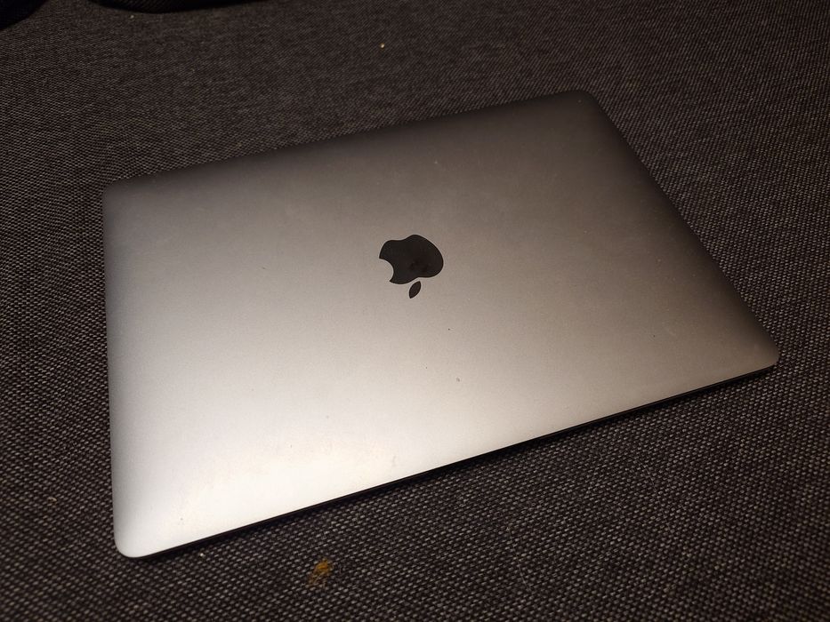 apple macbook air 8gb M1 2020