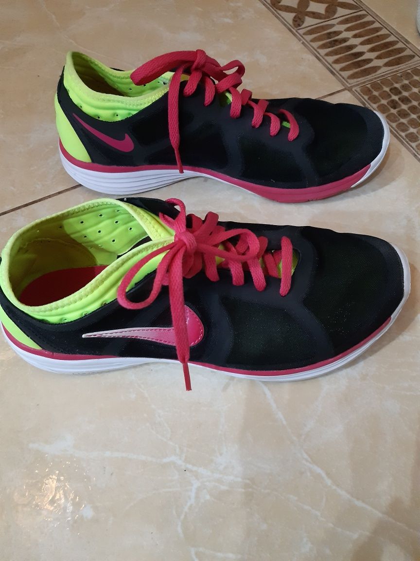 Buty Nike Lunarbase r. 38,5