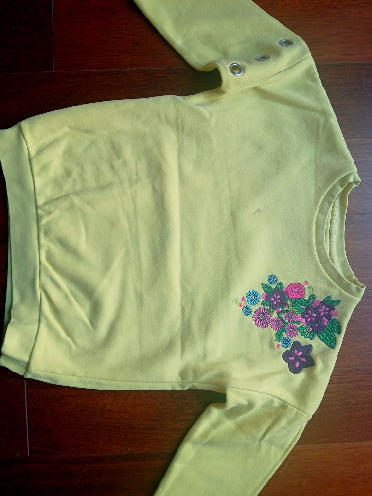 Bluza Reserved r. 134-140, żółta z haftem kwiaty