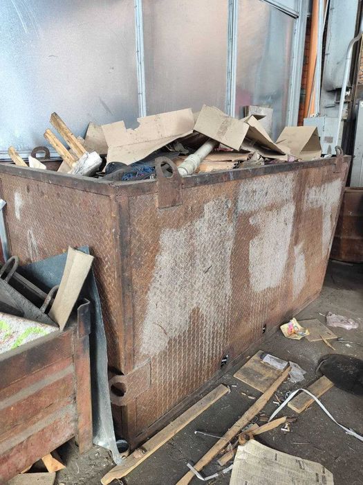 Продам контейнер металевий  для відходів виробнитства