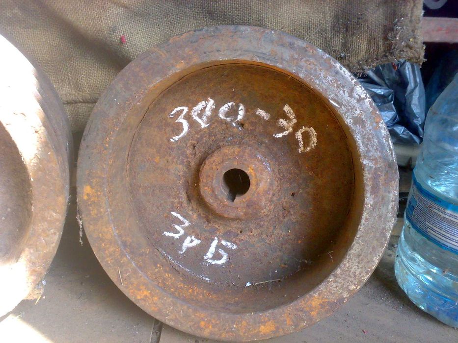 Шкив большой 300-30-3р Б сталь       .