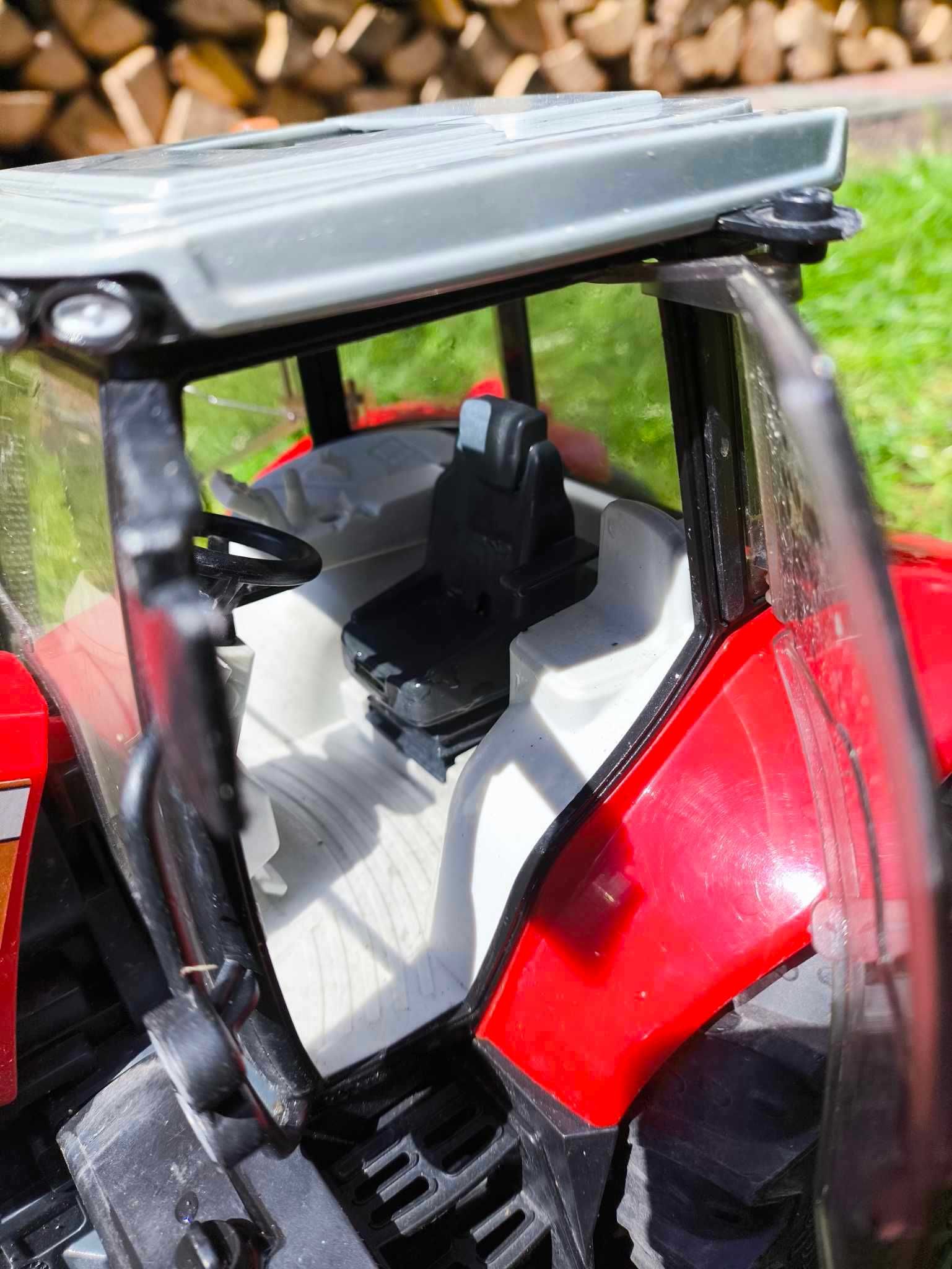 Traktor Massey Ferguson firmy bruder