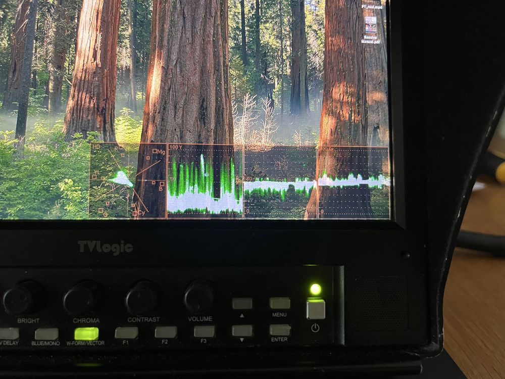 Tvlogic LVM-095W