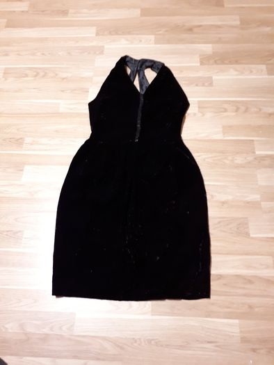 Sukienka zamszowa czarna z lekkim bordowym połyskiem rozmiar 40