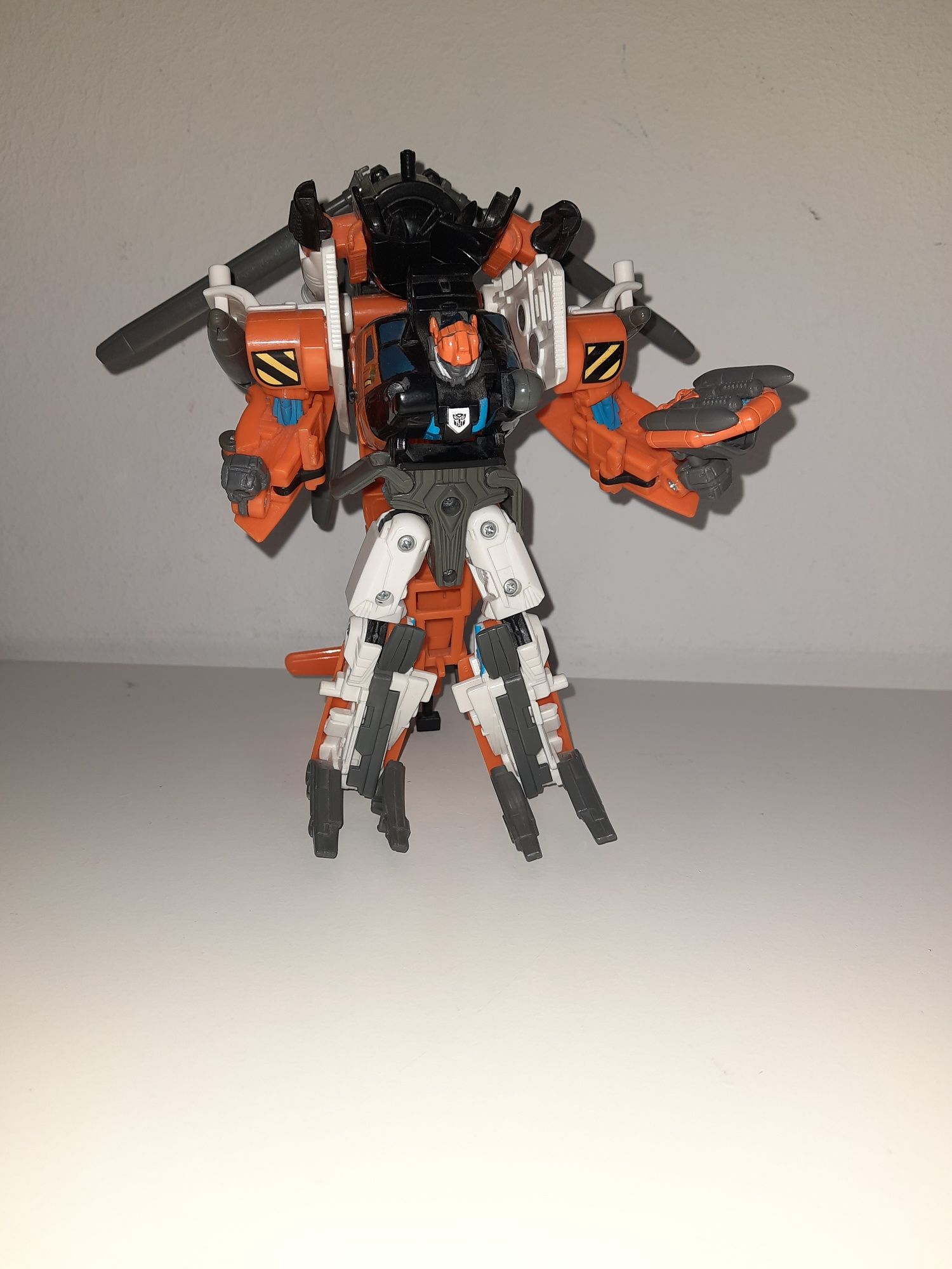 The Transformers Movie Voyager Class Autobot EVAC Hasbro 2007