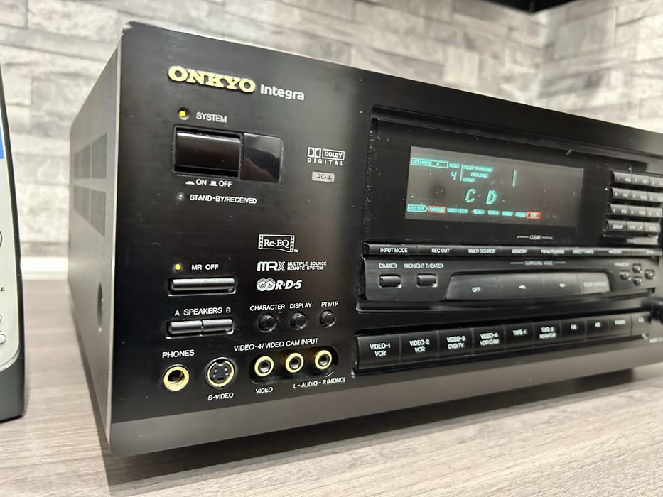 Amplituner ONKYO  TX-DS838 z pilotem