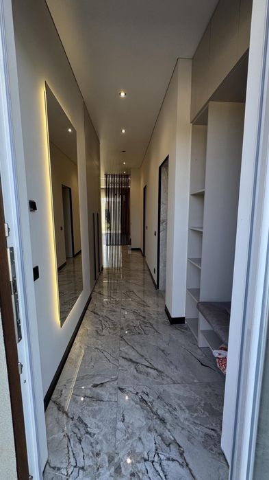 Сучасний Таунхаус з ремонтом та меблями