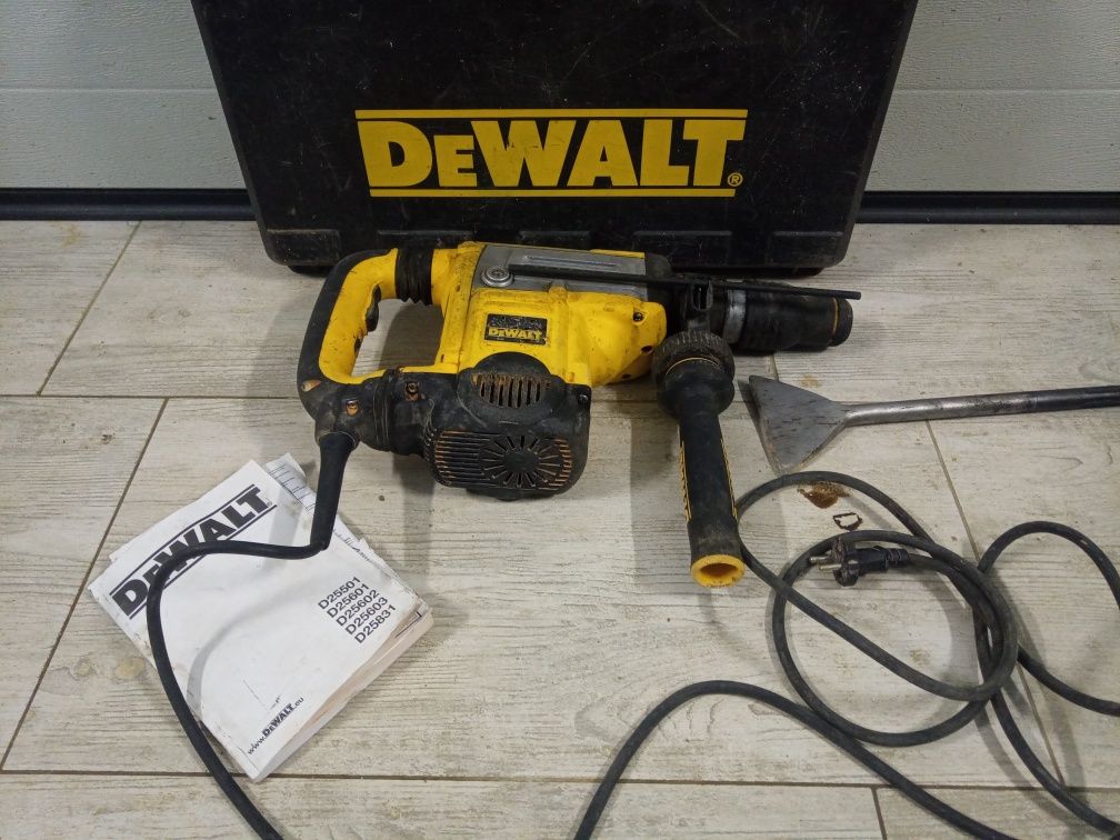 Młot udarowy, obrotowy Dewalt D25601 QS , kłująco - wiercący dłuto