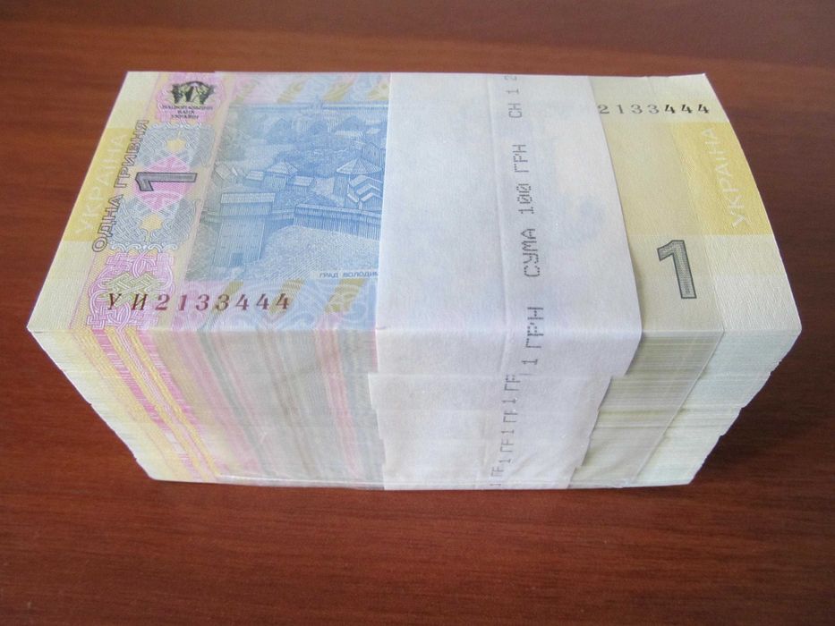 1 гривня 2014рік 5корінців по 100штук