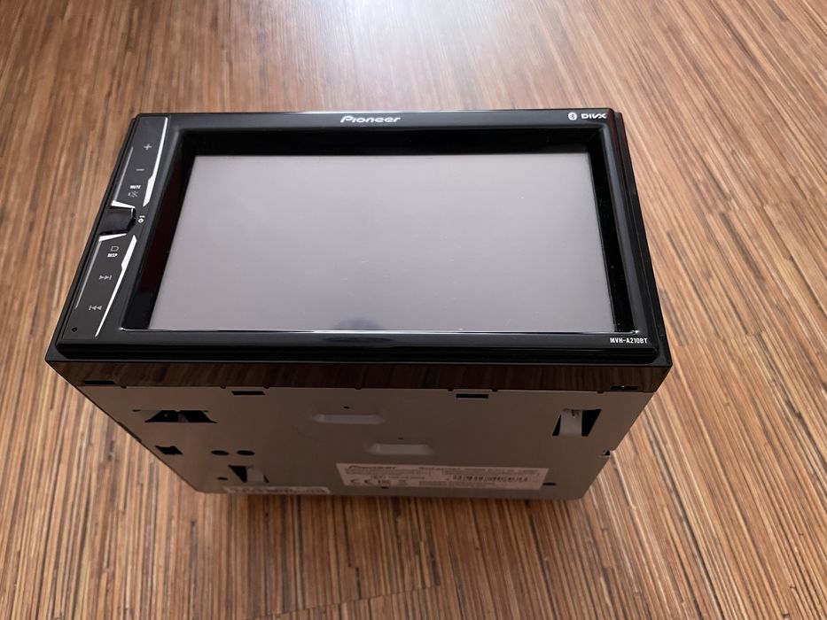 Сенсорна автомагнітола Pioner