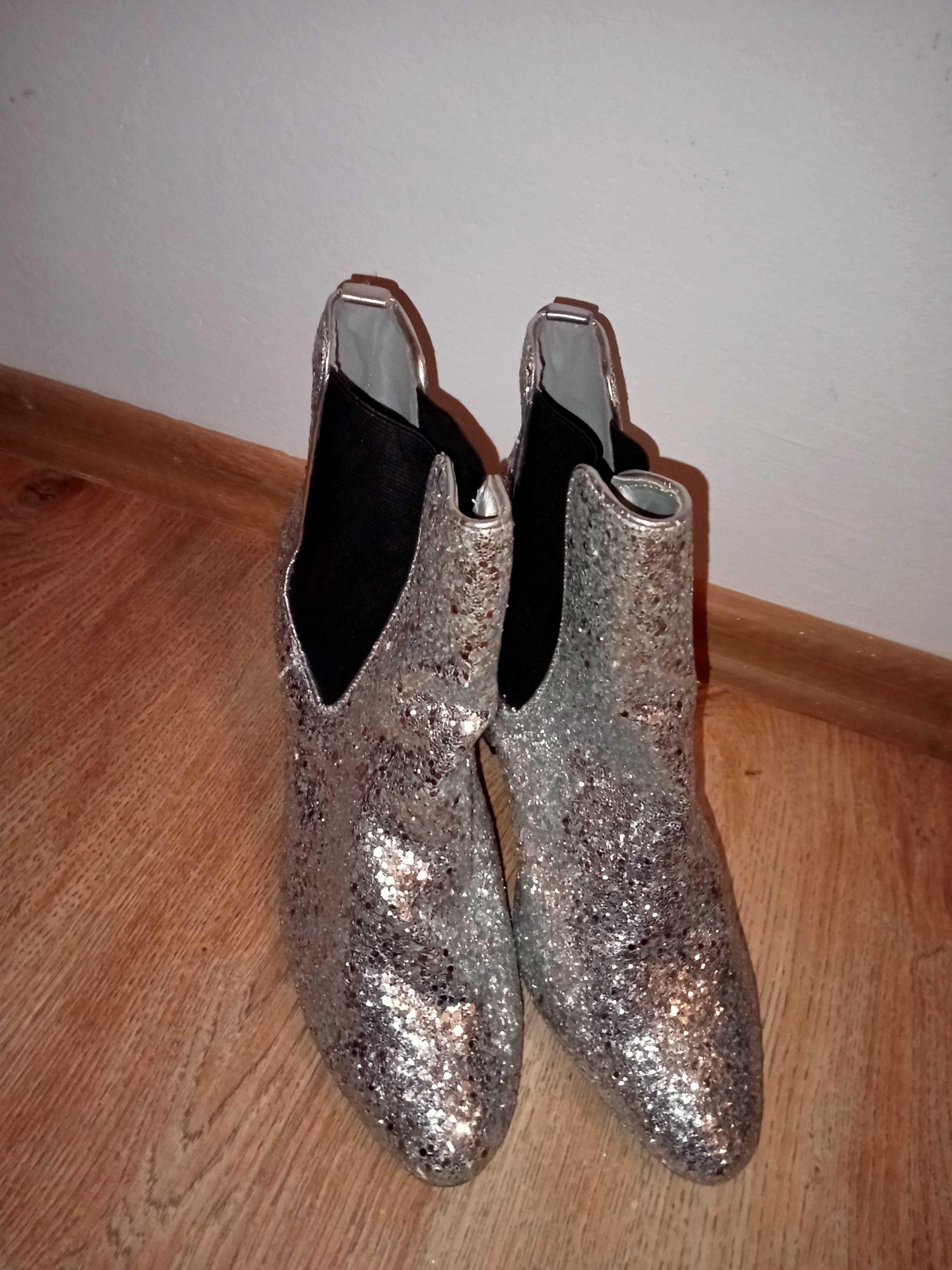 NOWE srebrne botki damskie.