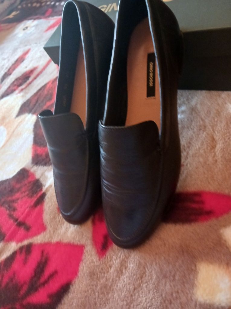 Buty mokasyny  Gino Rossi rozmiar 39