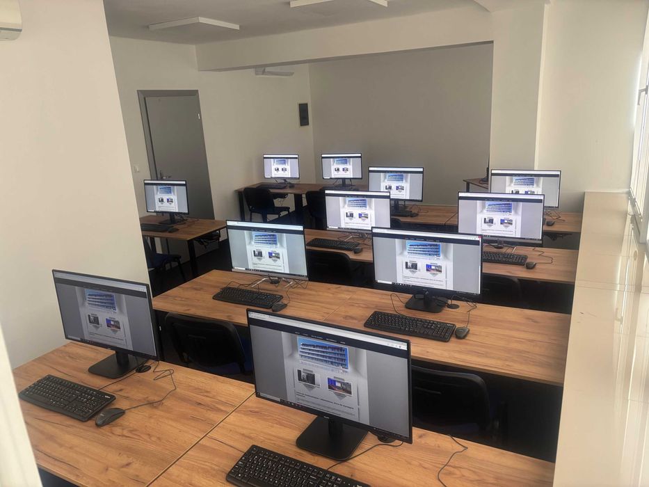 Pracownia komputerowa Sala Katowice wynajem komputerów laptopów 1000zł