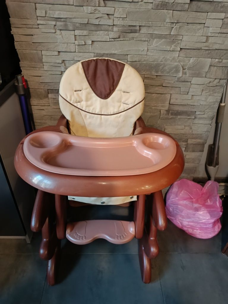 Fotelik do karmienia dla dziecka