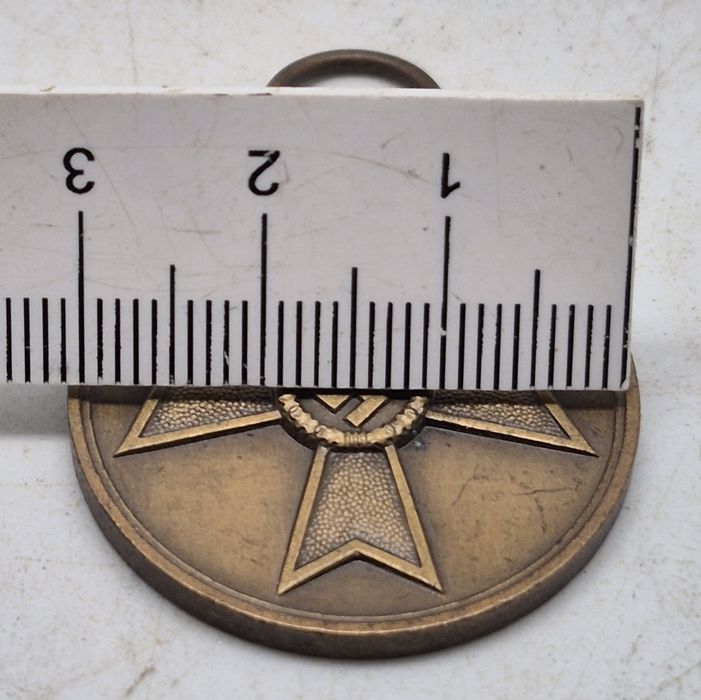 Medal Niemiecki Krzyż Zasługi Wojennej II Wojna SWASTYKA III Rzesza