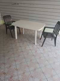 Stół ogrodowy +dwa krzesla