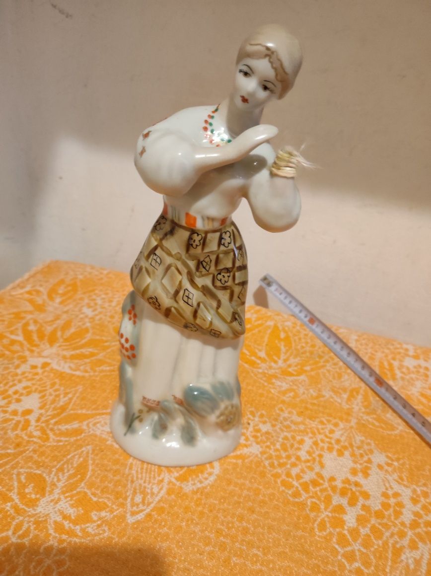 Chińska figura z porcelany bez dłoni