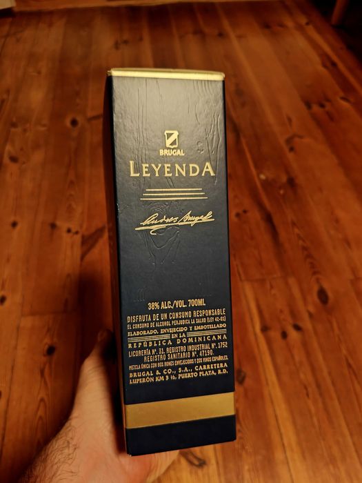 Brugal Leyenda rum butelka i pudełko z Dominikany