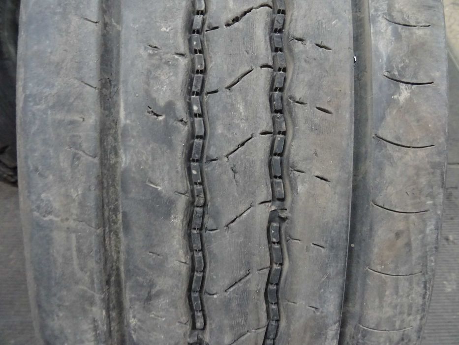 opona 295/80R22.5 BRIDGESTONE R-STEER 001  (690 netto)