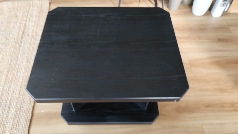 Stolik pod telewizor