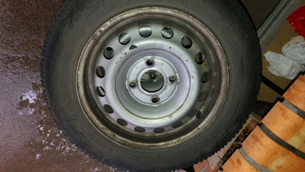 Jantes 13" ferro com pneus - 4 furos - proveniente Renault Clio