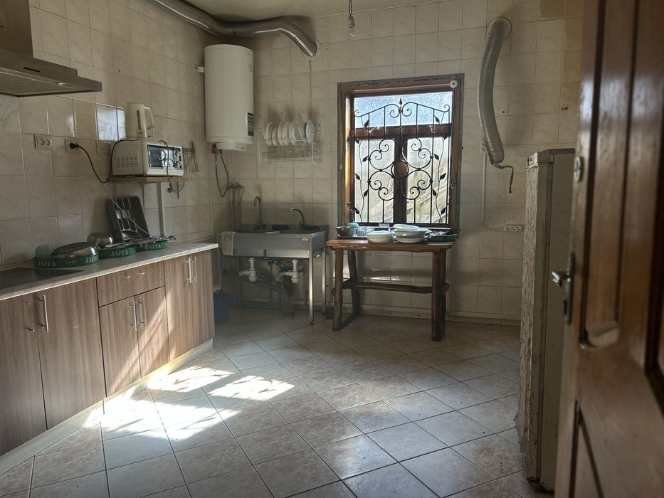 Продаж ділянки та приміщення  під бізнес