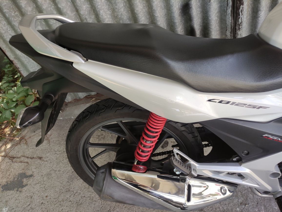 Honda CB 125F lekki Naked kat B wtrysk/wyświetlacz biegów RATY Transpo