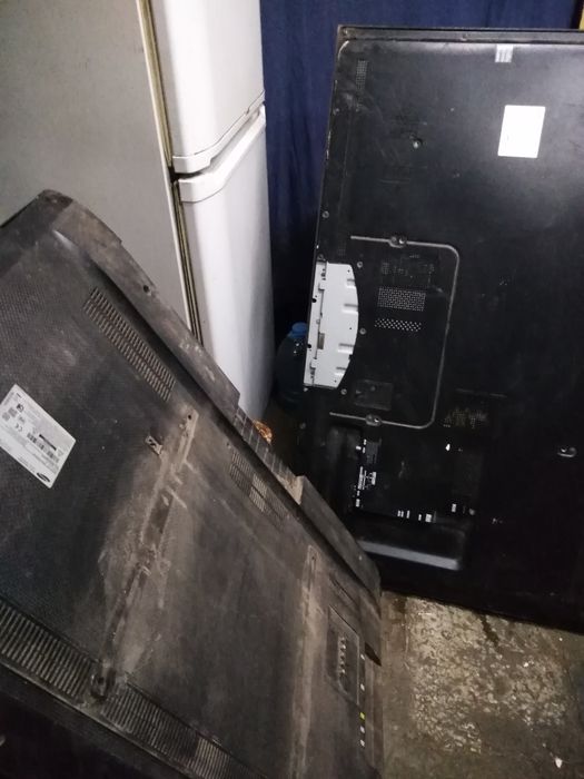 Два телевизора Самсунг, плазма, на запчасти