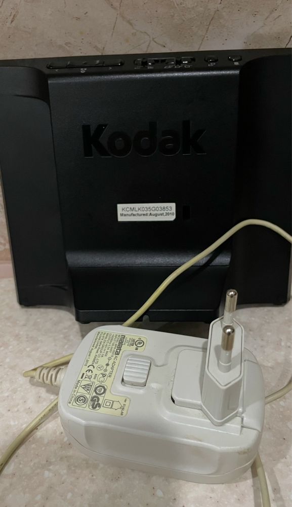 Подарунок Електронна фоторамка Kodak