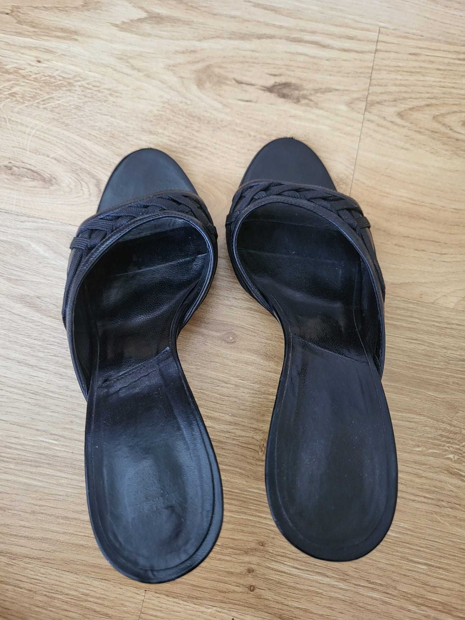 czarne sandały na szpilce od Dior