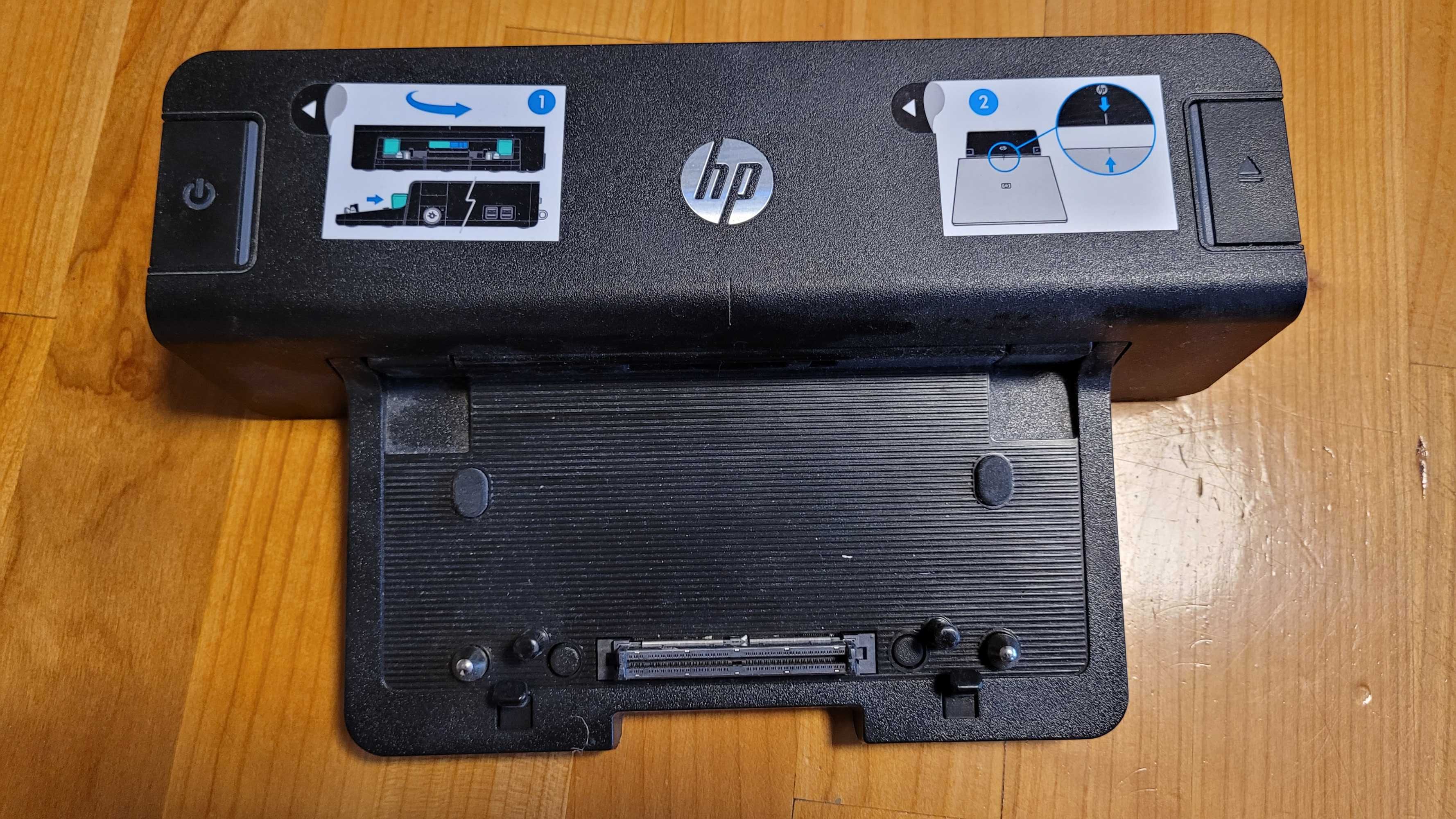Stacja dokująca do laptopa HP ZBOOK 15 z zasilaczem.