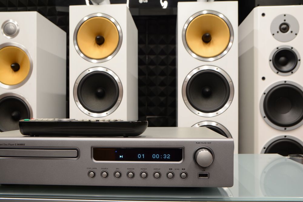 Zadbany odtwarzacz CD NAD C 565BEE z USB + pilot