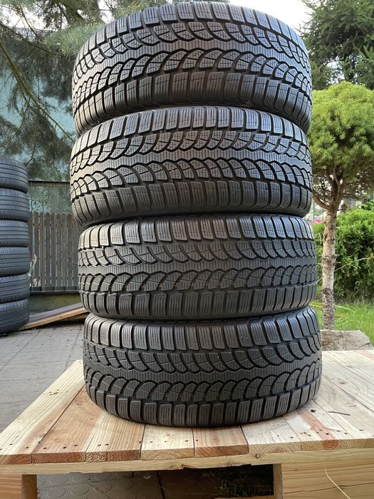 4x BRIDGESTONE Blizzak LM-32 205/50R17 93H XL AO