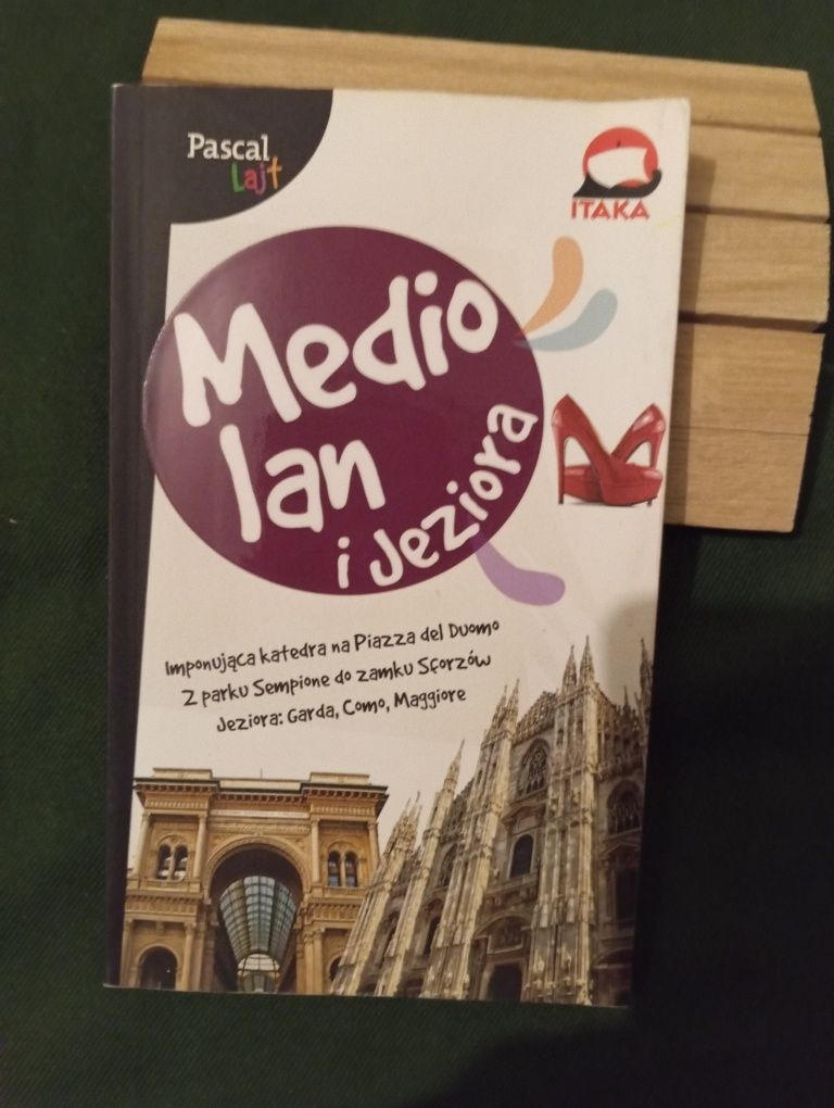 Mediolan i jeziora książka