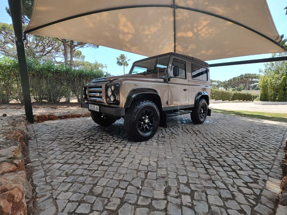 Land Rover Defender 90 2.2