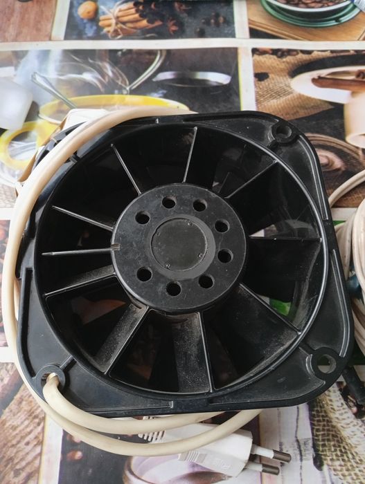 Вентиляторы 220 в больше как вытяжки для гроубокса.