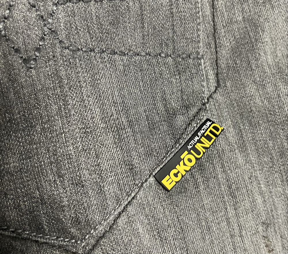 Ecko Unltd. Spodenki
