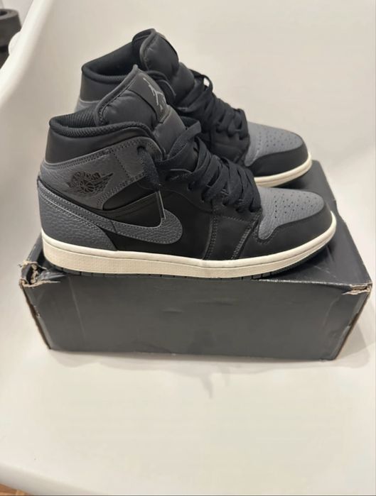 Air Jordan 1 Mid Black Dark Grey