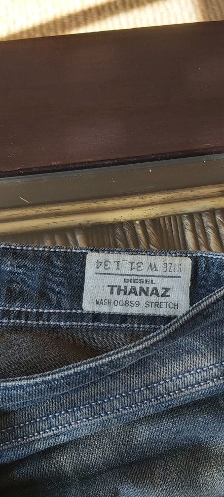 Jeans Diesel modelo Thanaz