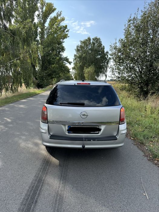 Опель астра h 2004р