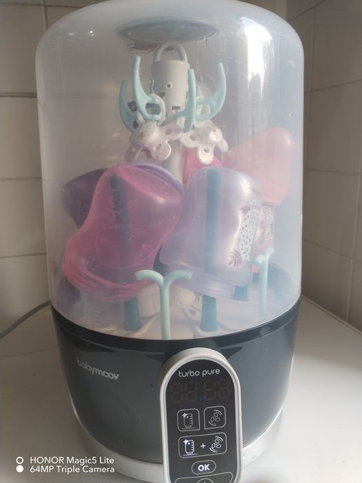 Esterilizador biberões e chuchas Babymoov