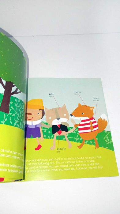 Aprende Inglês com... Cinderela/ Pinóquio - Bilingue