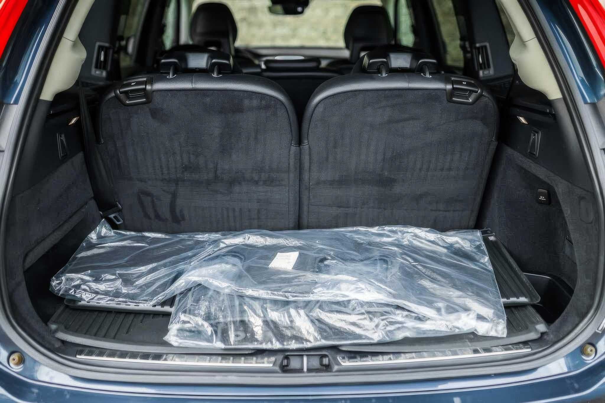 2021 Volvo XC90 T6 Momentum 7-Passenger AWD