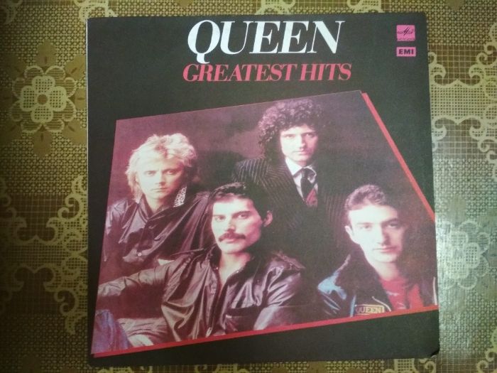 Продам виниловую пластинку Queen Greatest Hits
