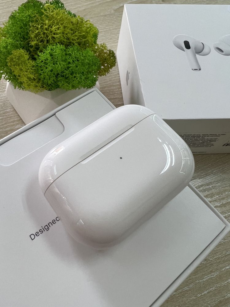 AirPods Pro with Wireless Charging Case Original!