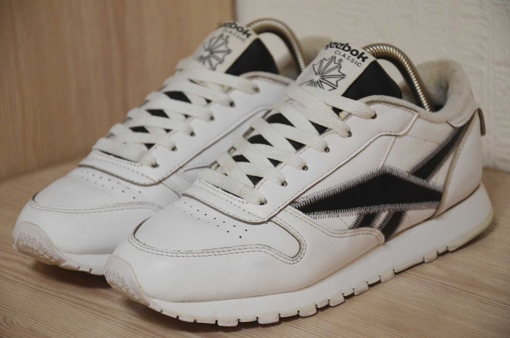 Reebok . Шкіряні кросівки